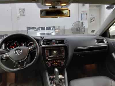 فولكس فاجن Jetta (6Th Gen) 2.0 Tdi Bluemotion بريميوم 2015 بريميوم