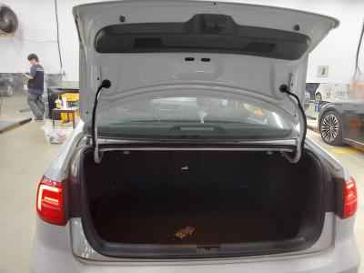 فولكس فاجن Jetta (6Th Gen) 2.0 Tdi Bluemotion بريميوم 2015 بريميوم