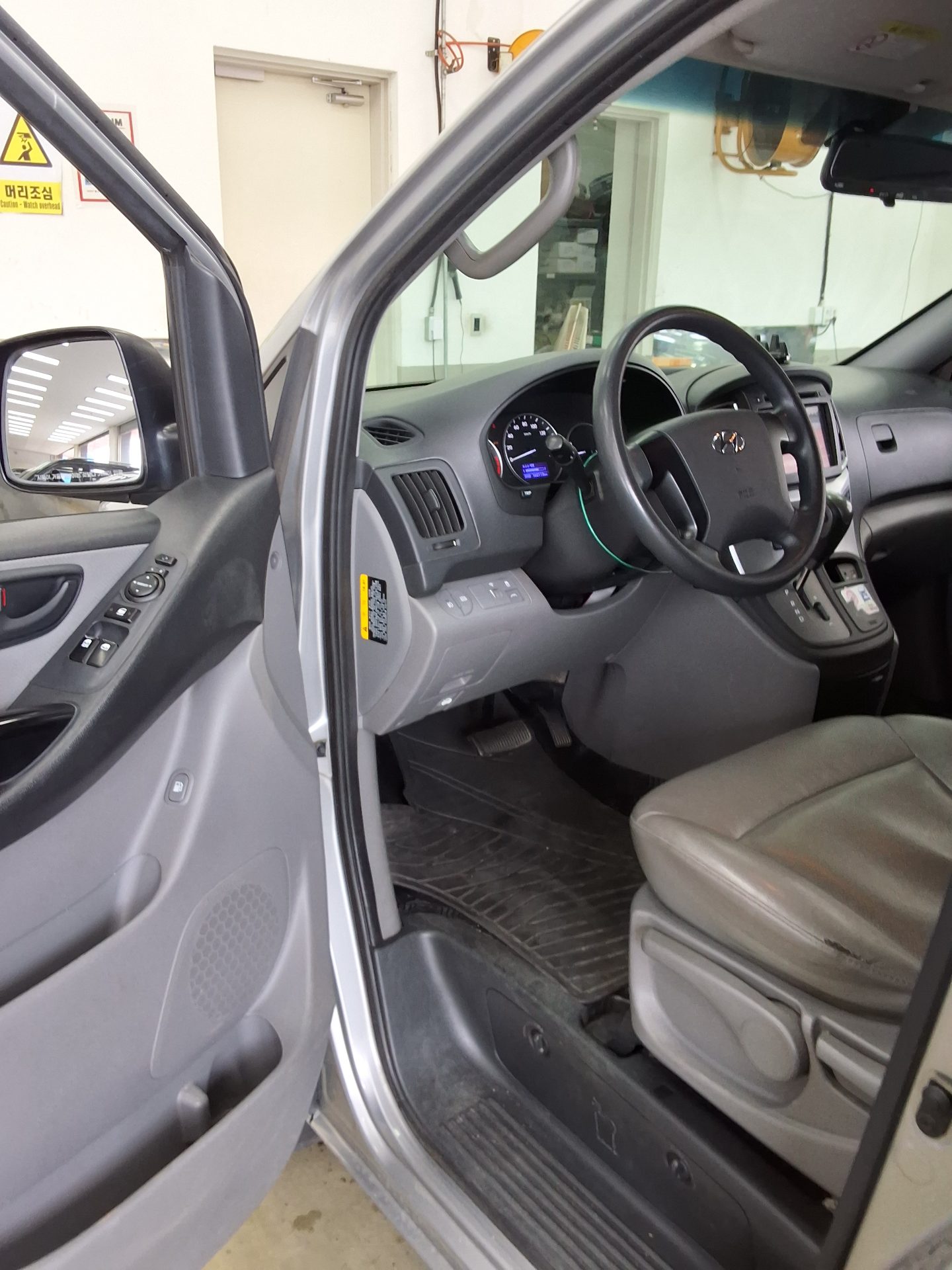 2019 - hyundai grand starex