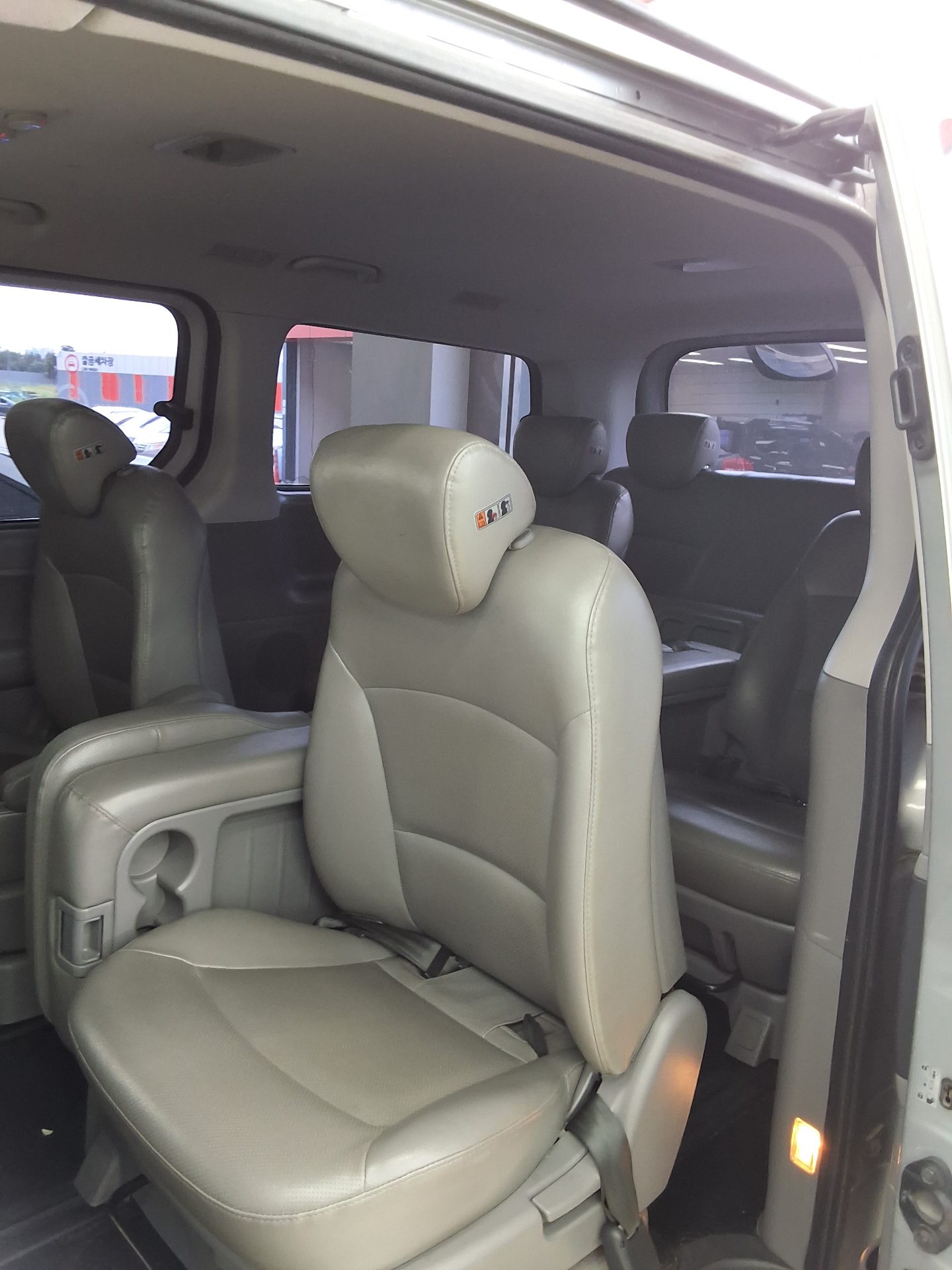 2019 - hyundai grand starex