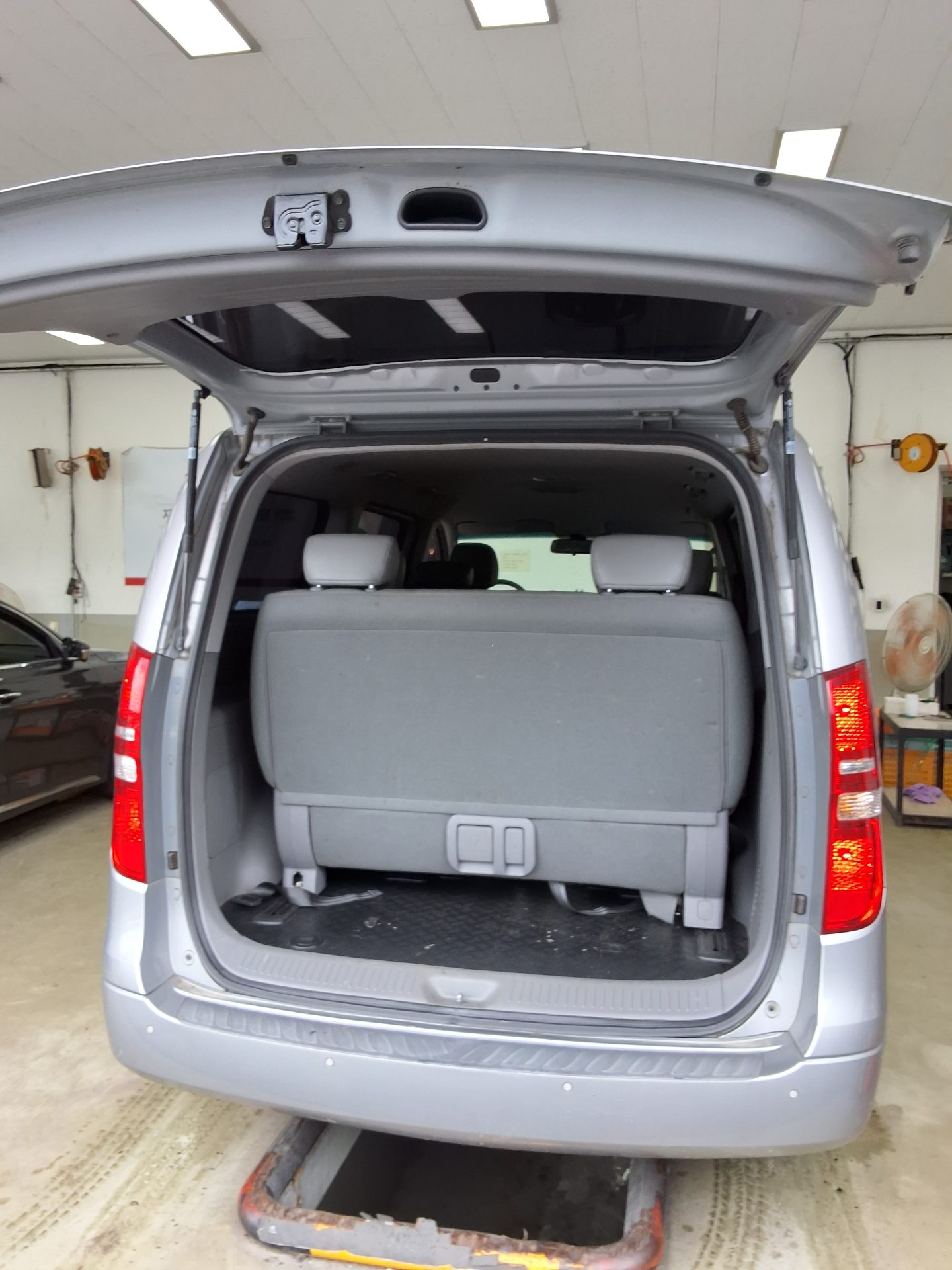2019 - hyundai grand starex
