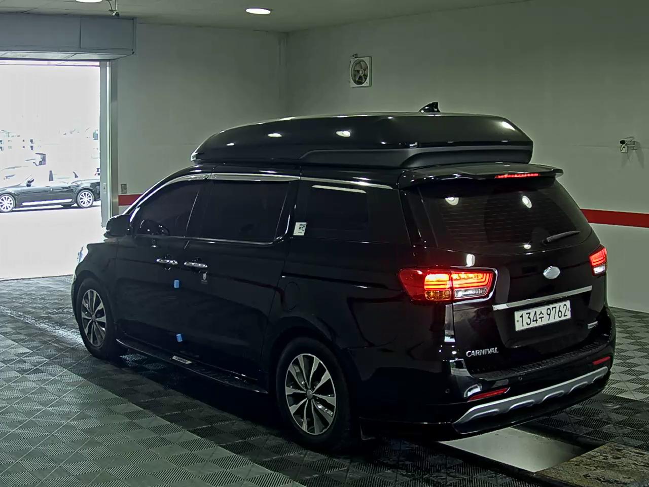 2018 - kia carnival