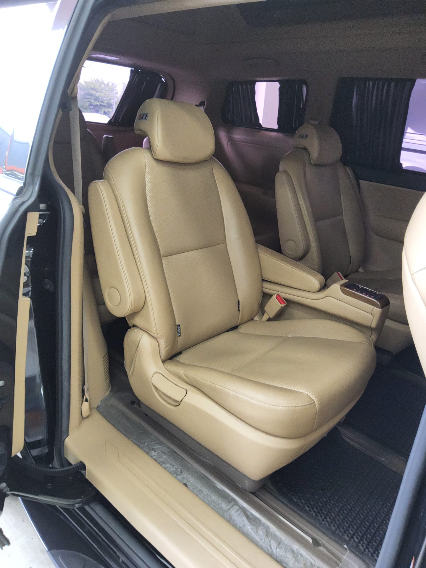 2018 - kia carnival