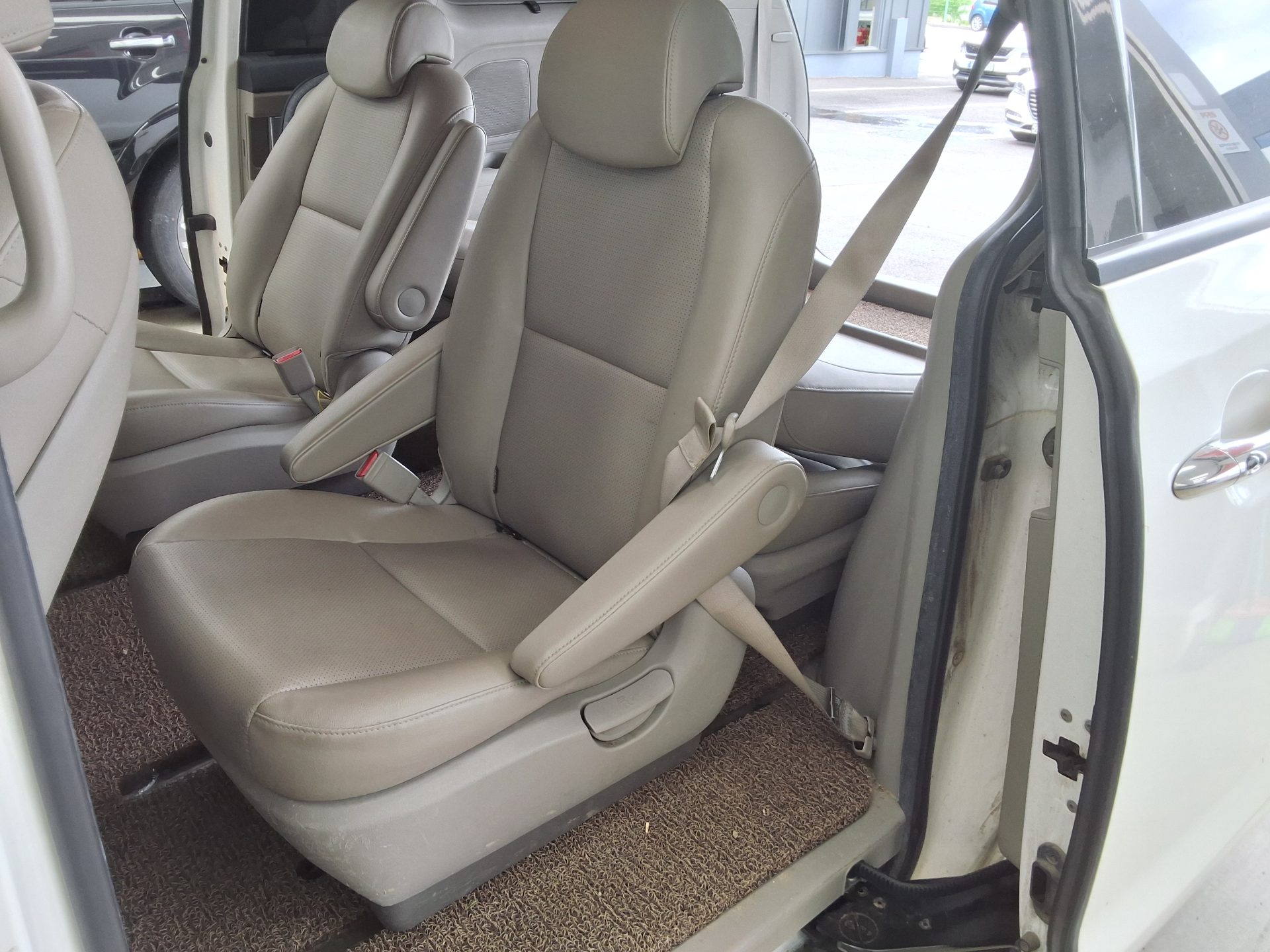2019 - kia carnival