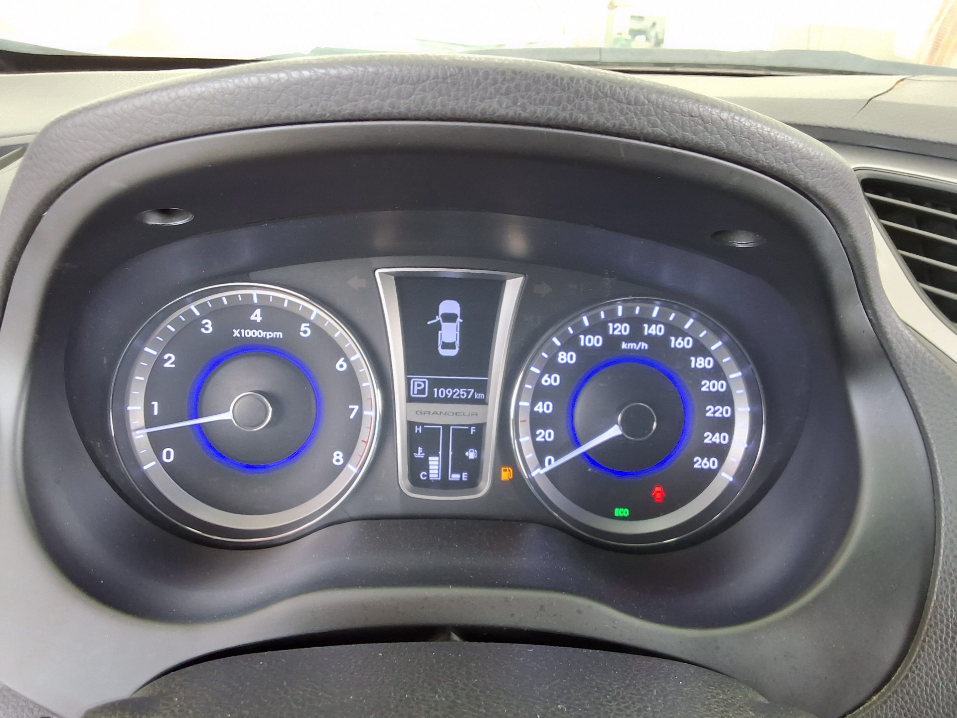 2012 - hyundai grandeur
