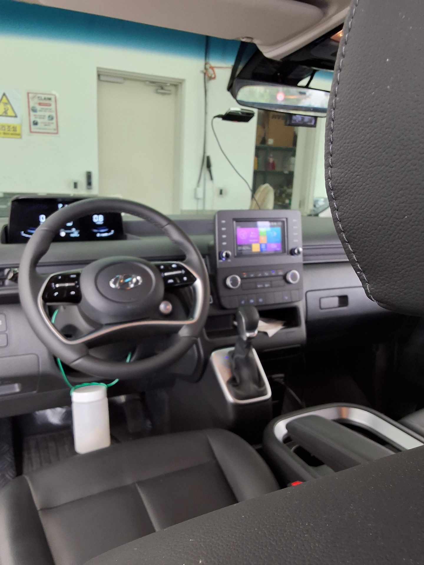 2023 - hyundai staria