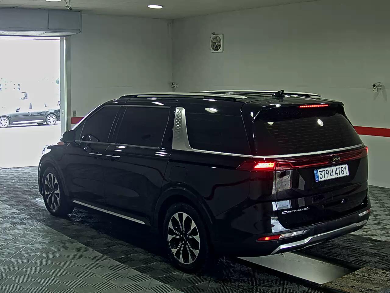 2021 - kia carnival