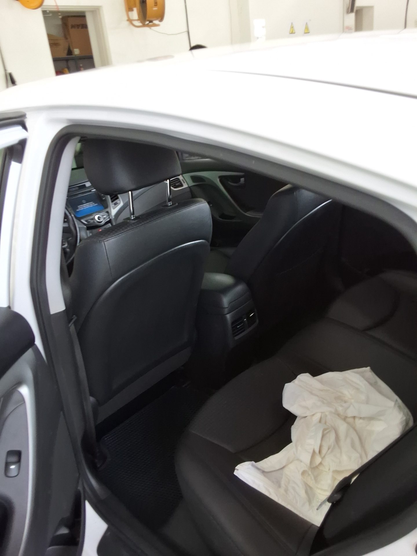 2014 - hyundai avante