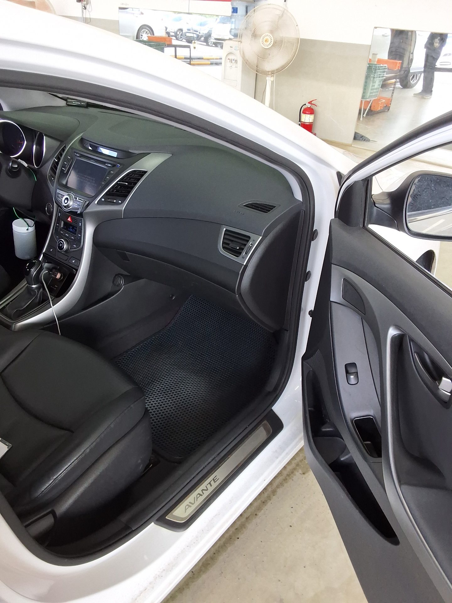 2014 - hyundai avante