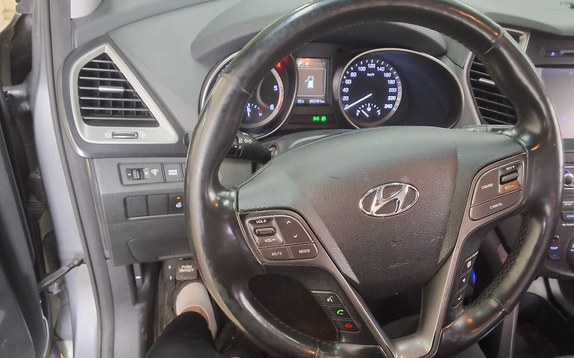 2017 - hyundai santa fe