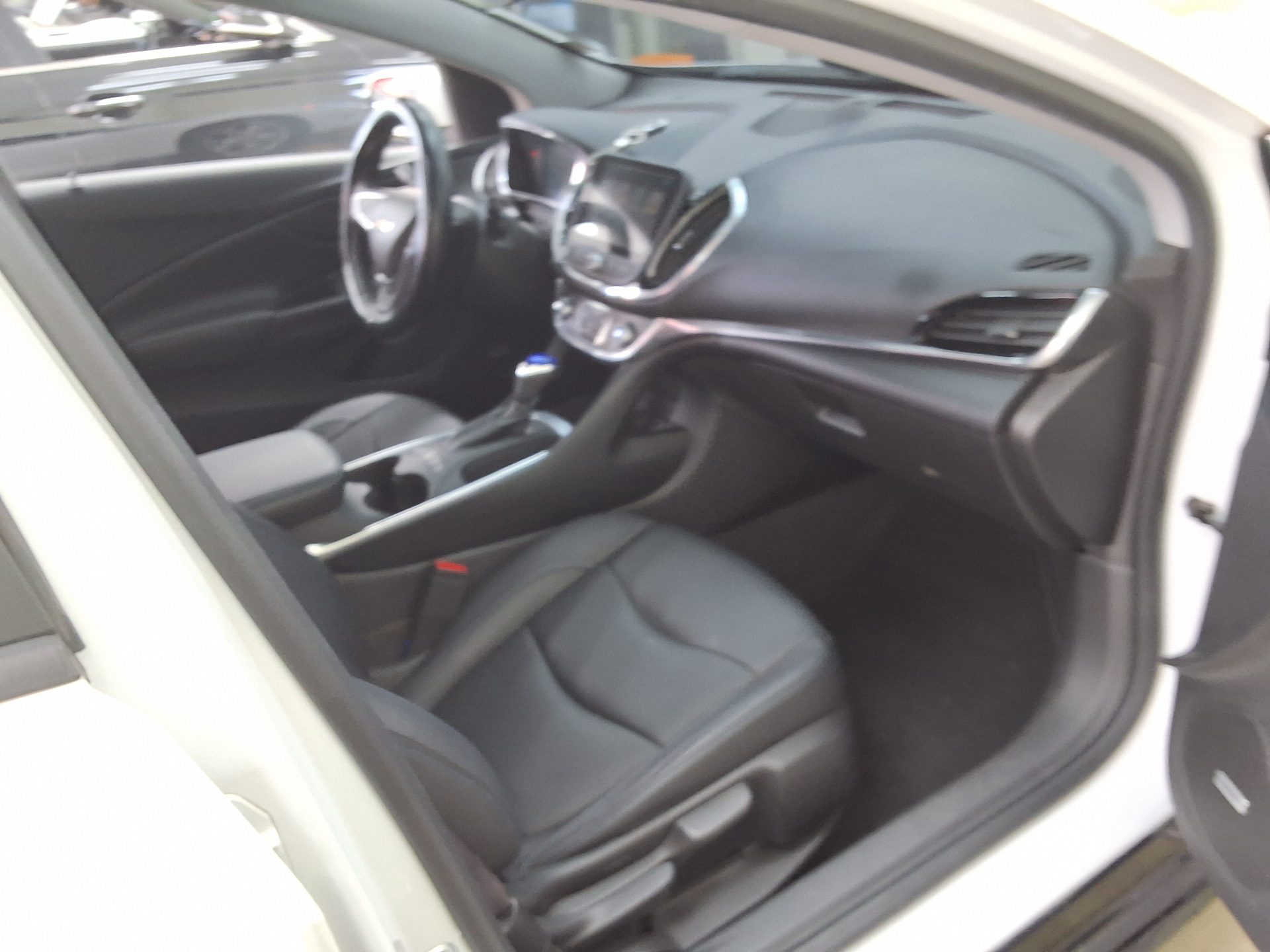 2017 - chevrolet bolt