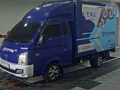 HYUNDAI PORTER II HIGH-ROOF BUILT-IN BOX TRUCK SUPER CAB