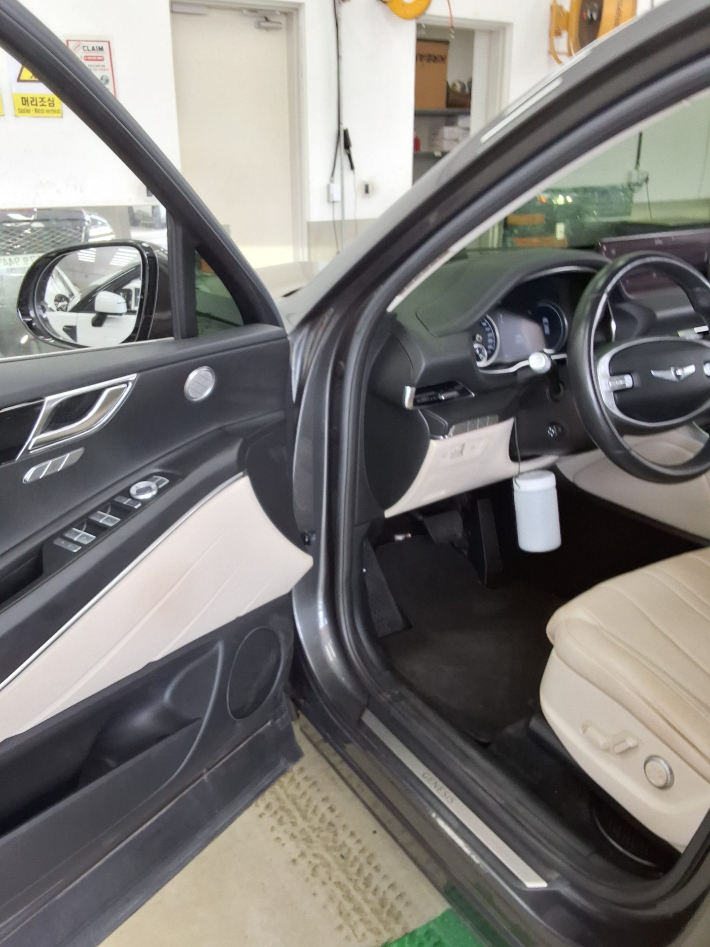 2021 - genesis gv80