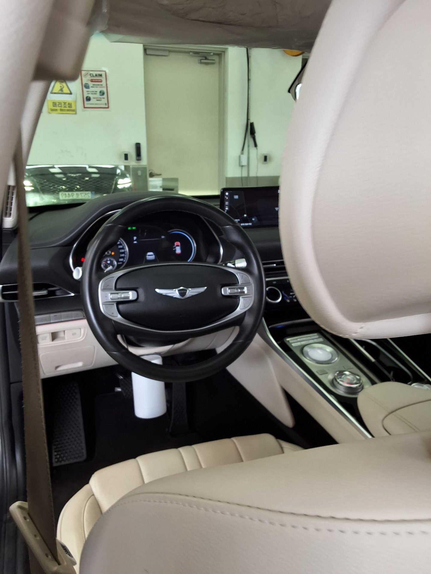 2021 - genesis gv80