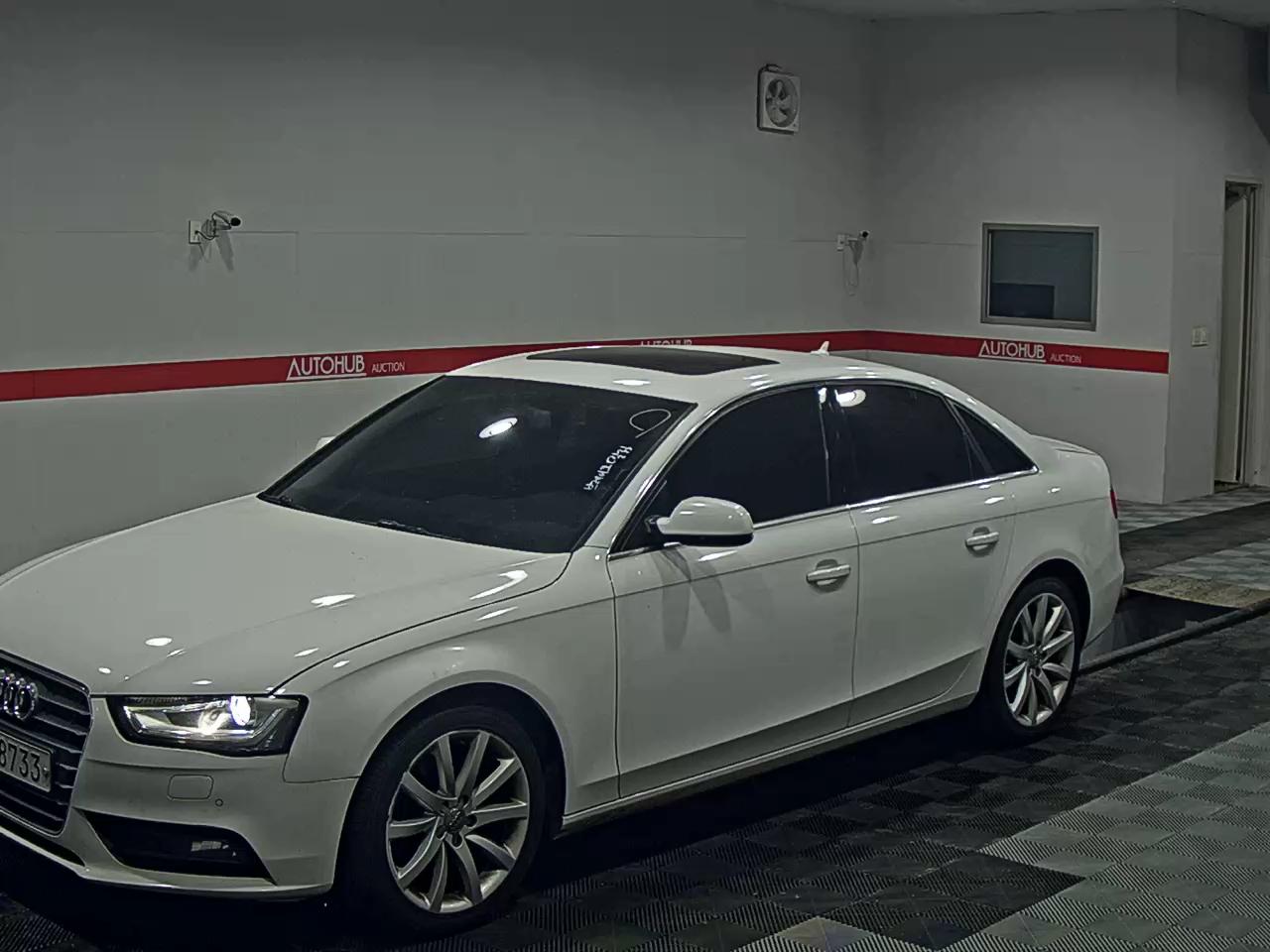 AUDI A4 (4TH GEN) 30 TDI DYNAMIC