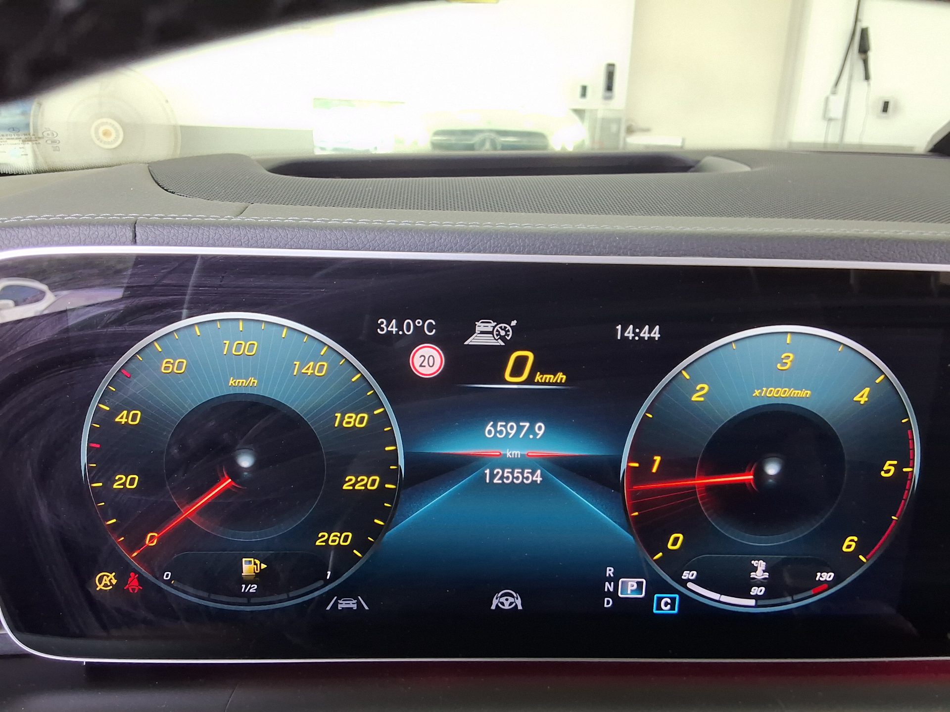 Mercedes-Benz 300D 2021 — صورة 3