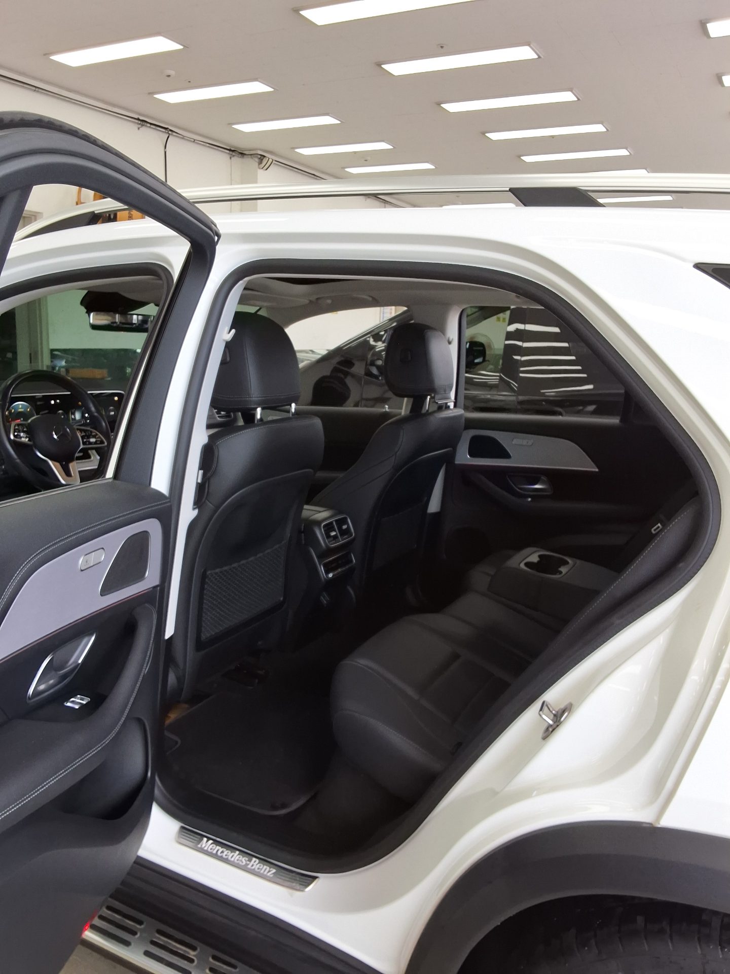 Mercedes-Benz 300D 2021 — صورة 6