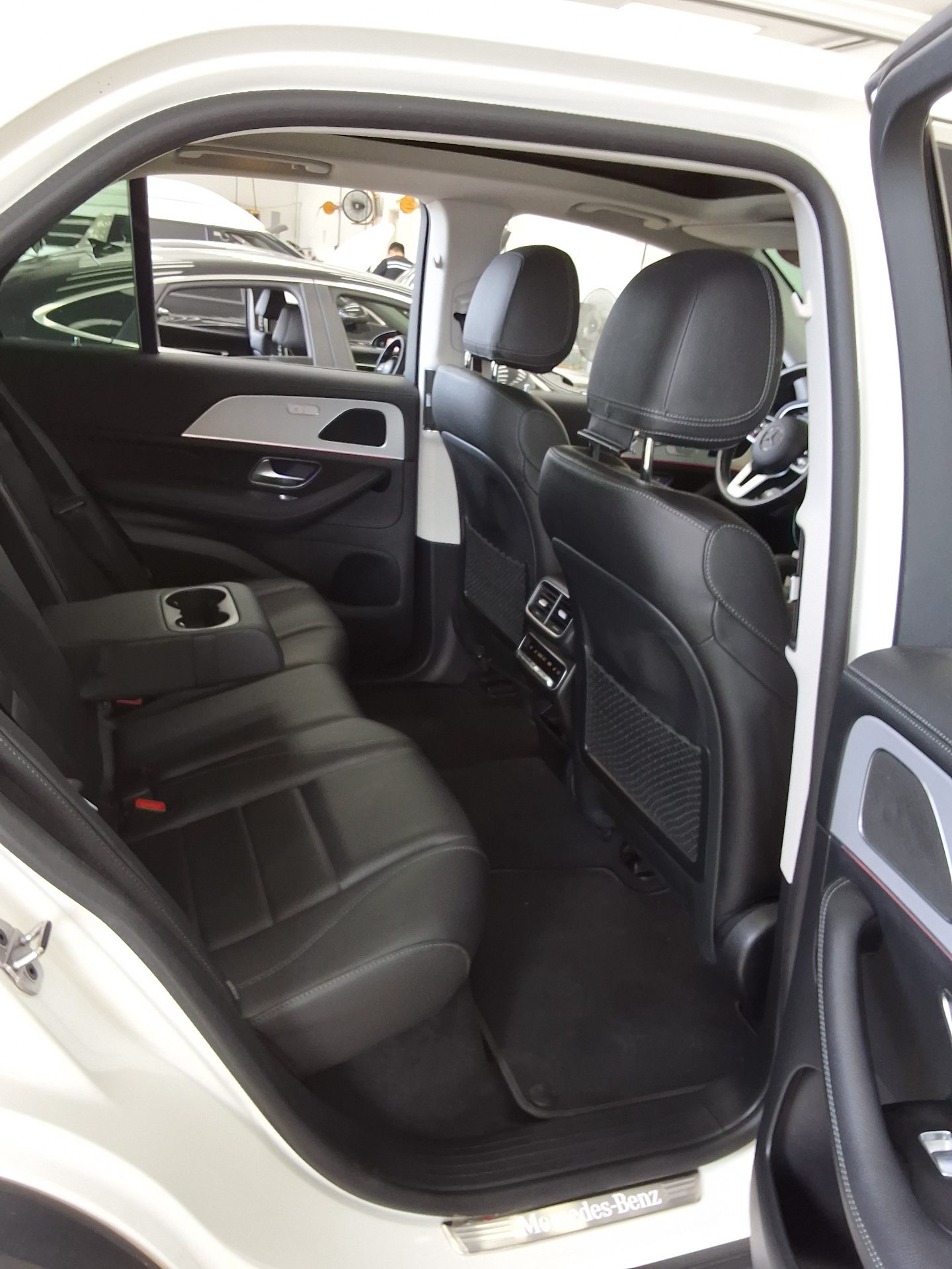 Mercedes-Benz 300D 2021 — صورة 7