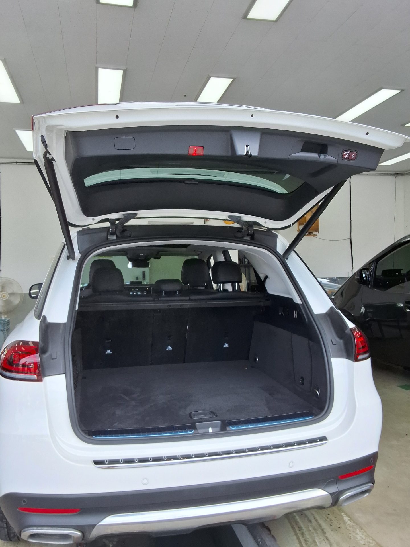 Mercedes-Benz 300D 2021 — صورة 9