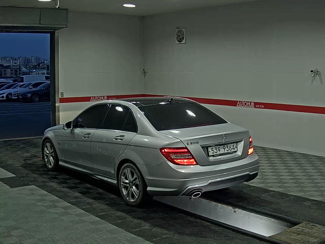 2012 - mercedes-benz c200