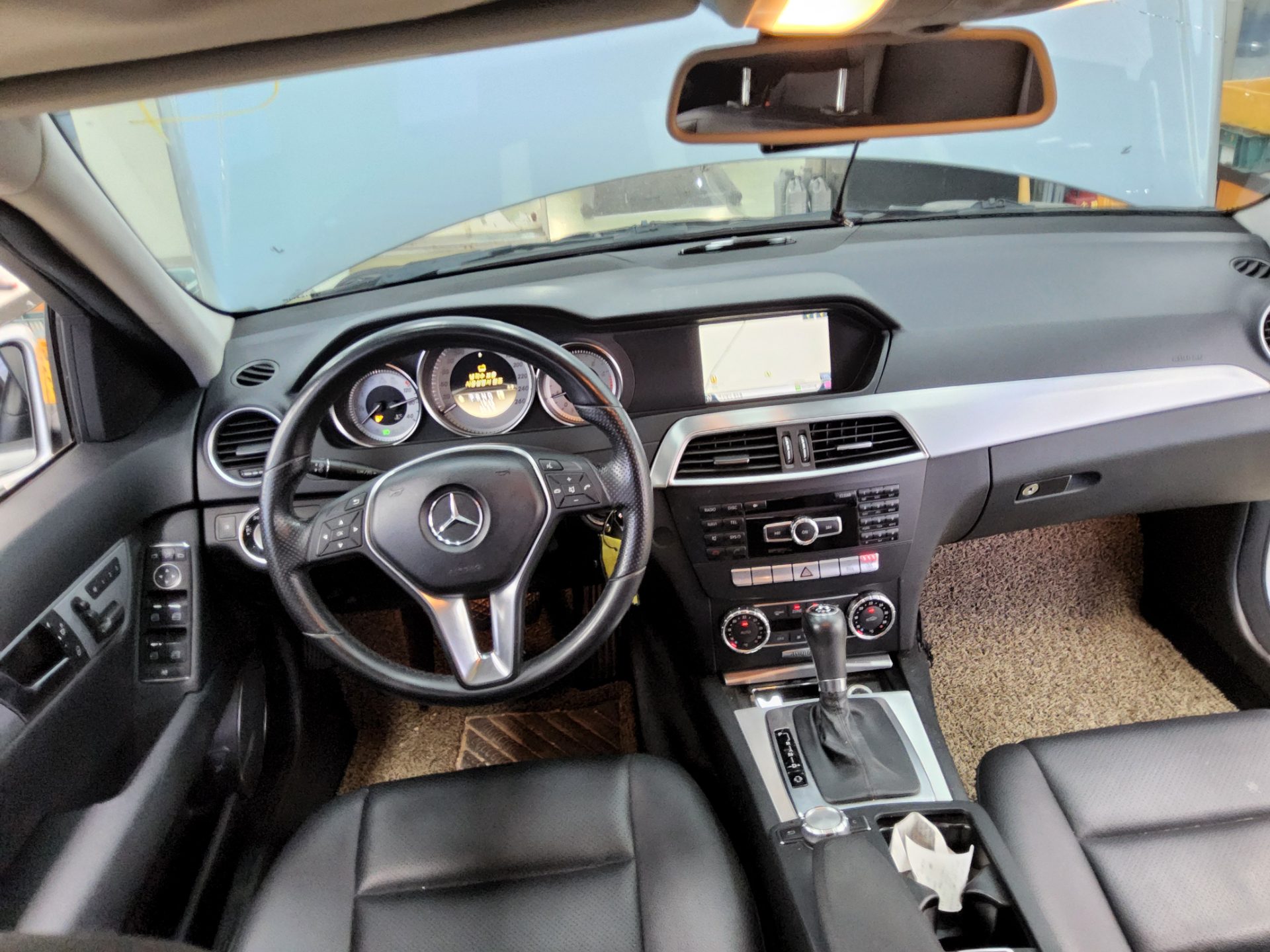 2012 - mercedes-benz c200