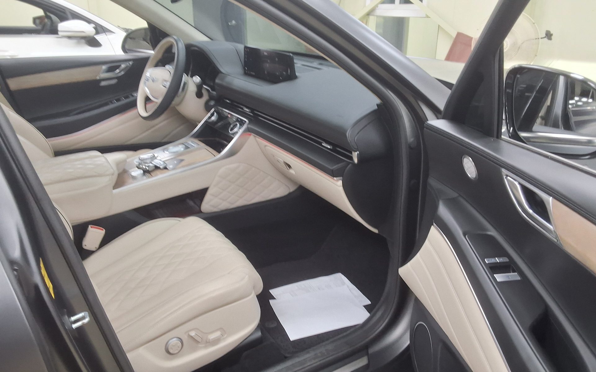 2021 - genesis gv80