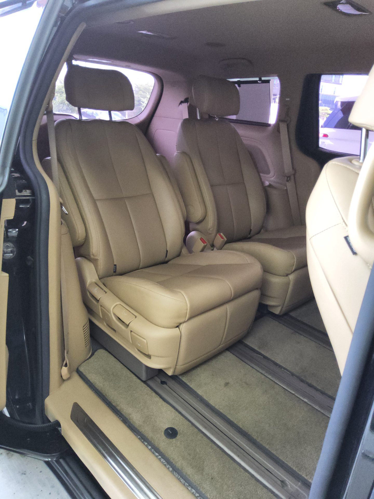 2017 - kia carnival
