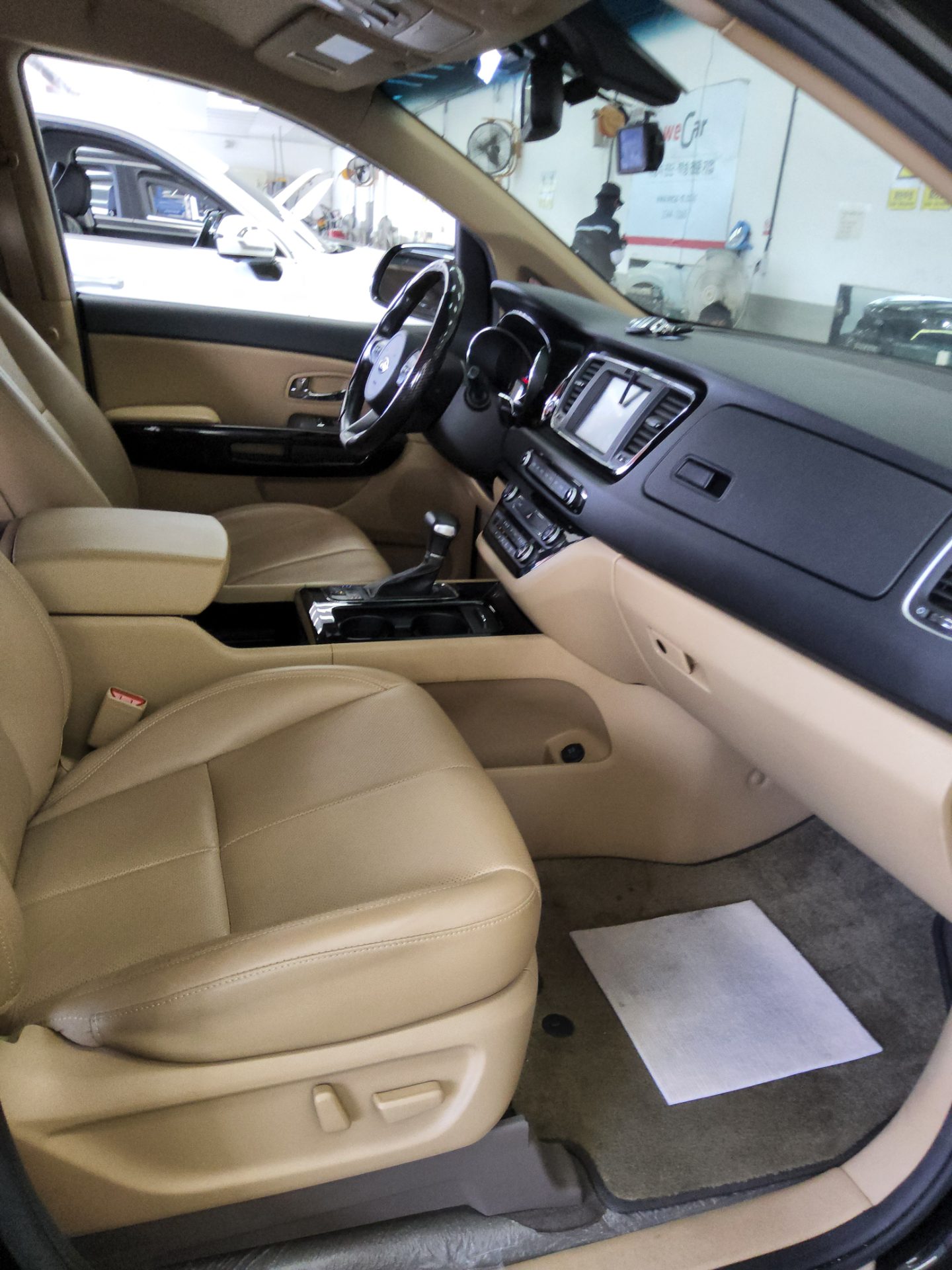 2017 - kia carnival