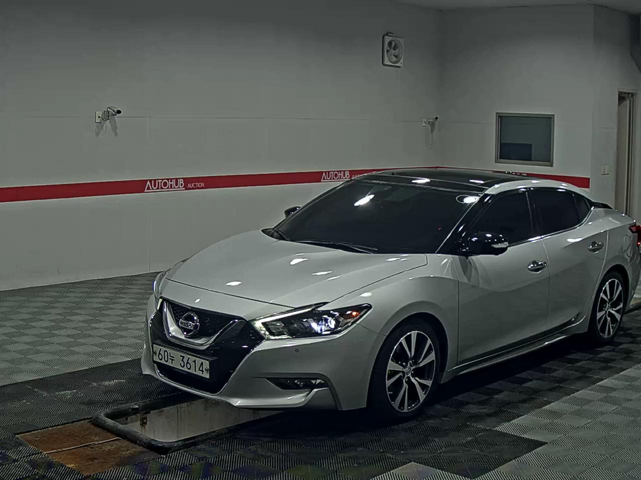 NISSAN MAXIMA PLATINUM