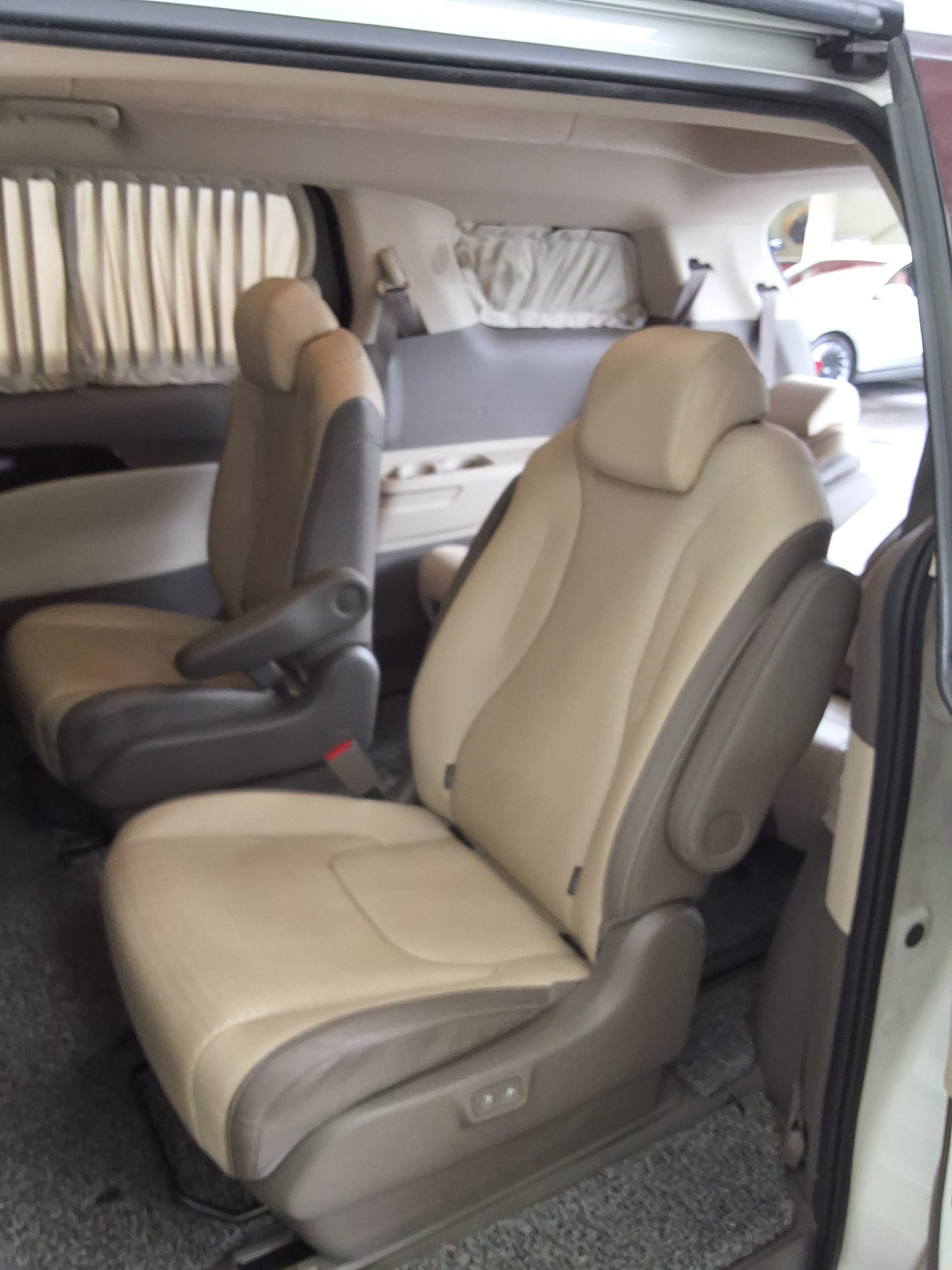 2022 - kia carnival