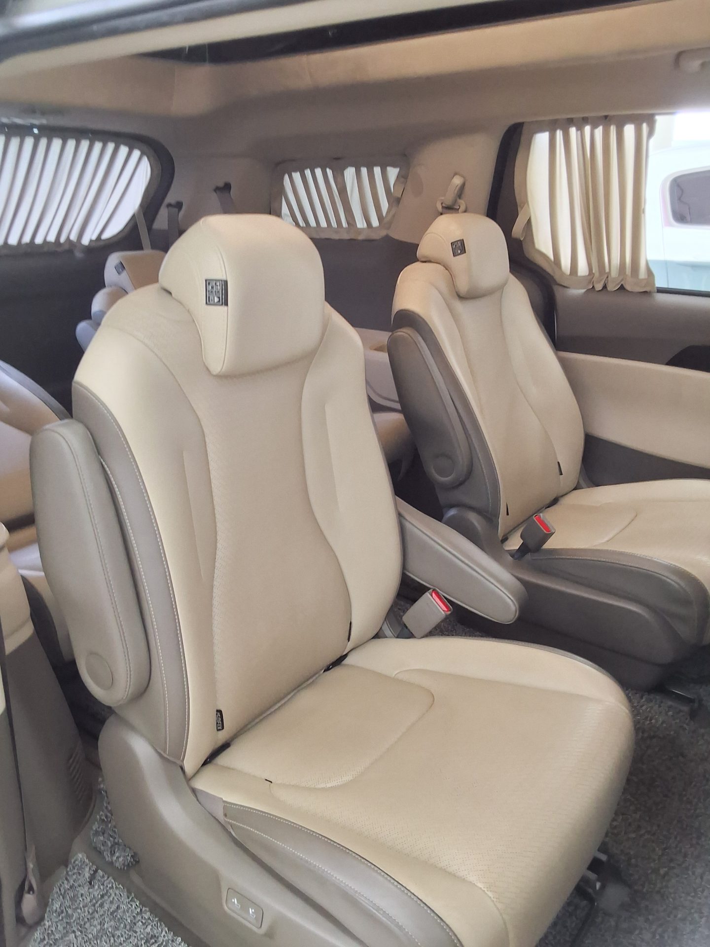2022 - kia carnival