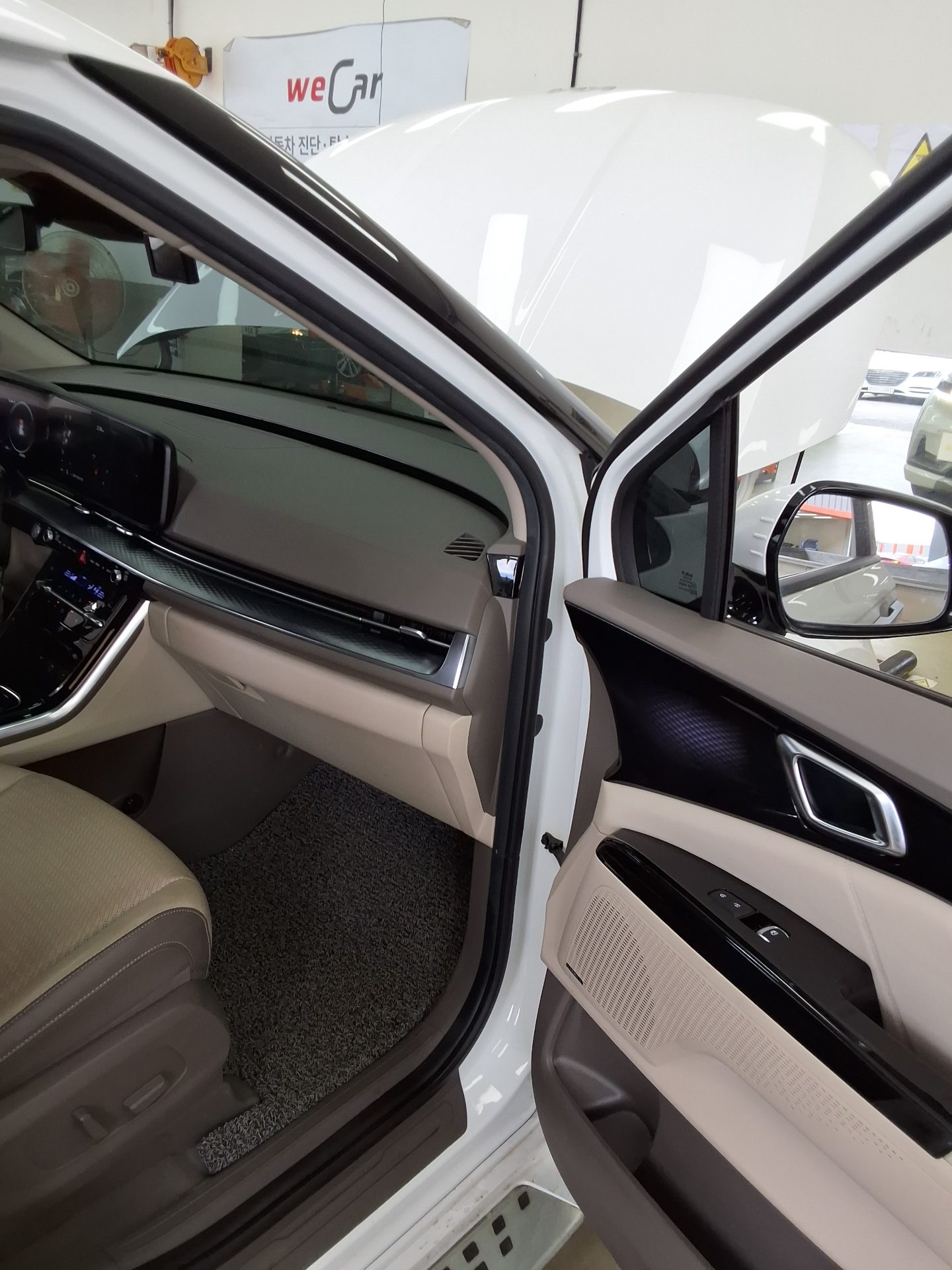 2022 - kia carnival