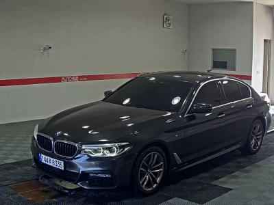 BMW 5 SERIES (7TH GEN) 530i xDrive M PACK