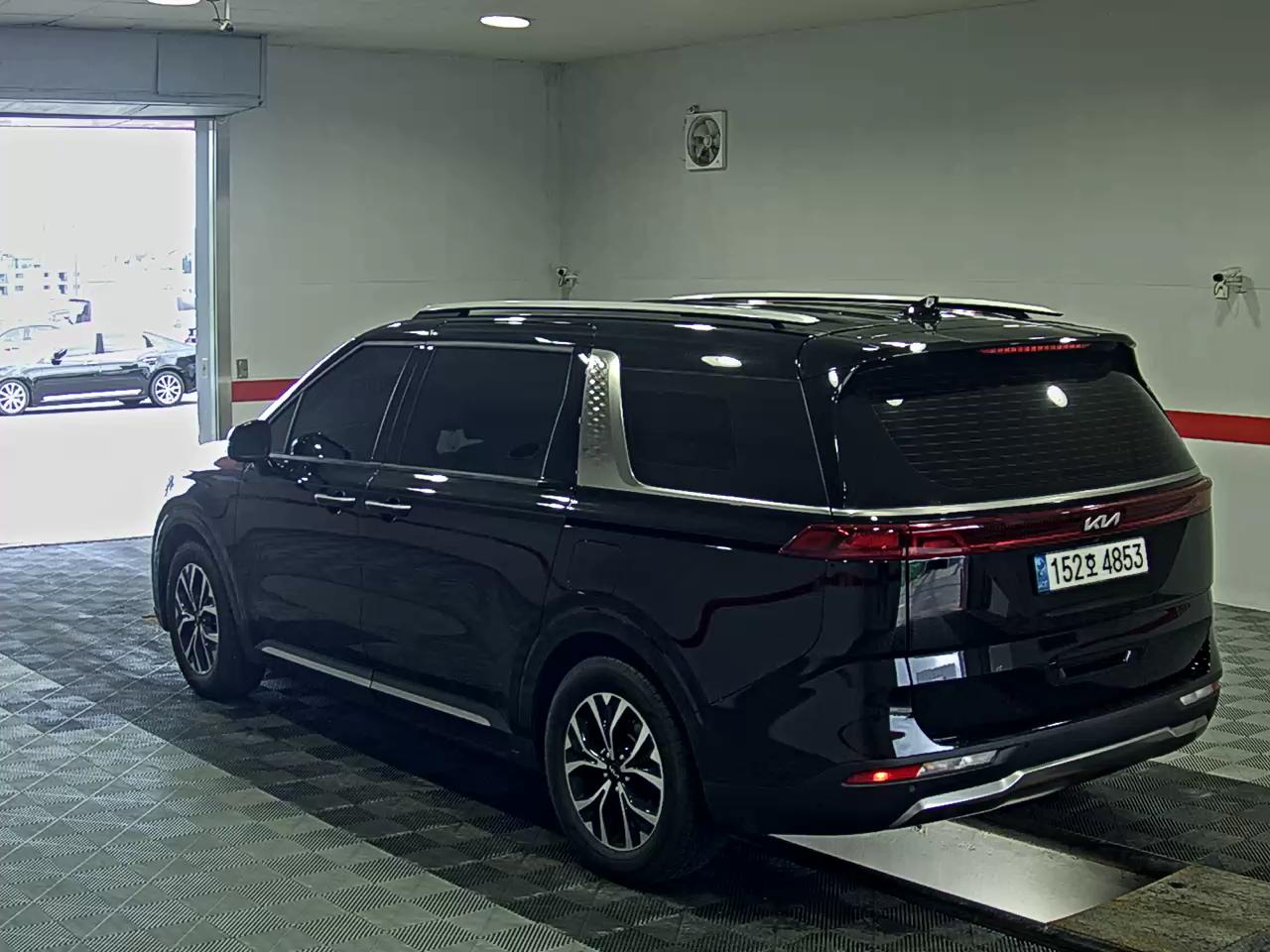 2023 - kia carnival