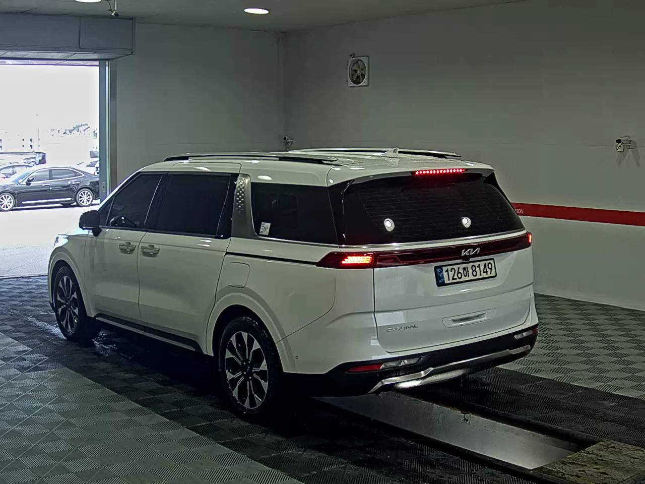 2023 - kia carnival