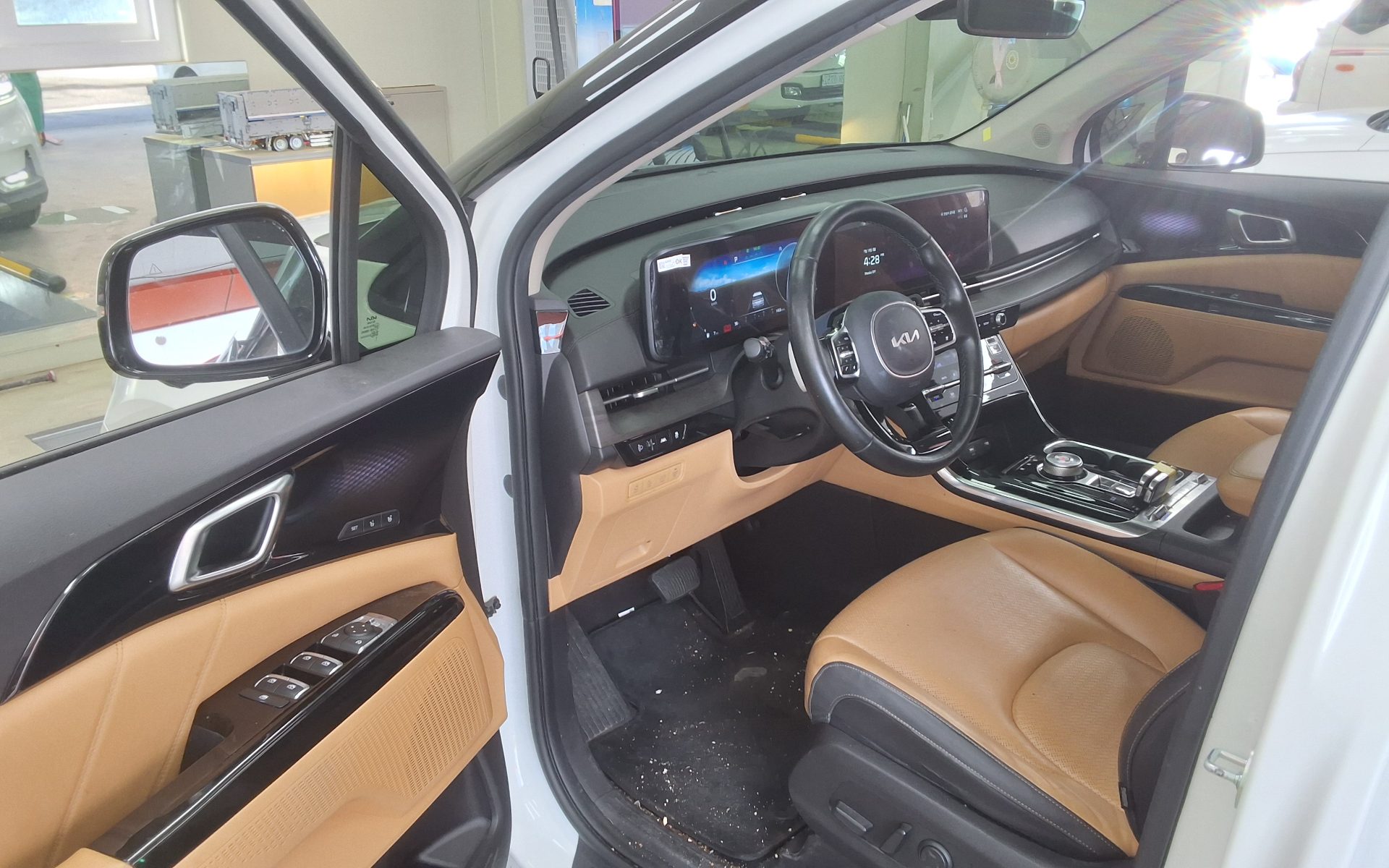 2023 - kia carnival