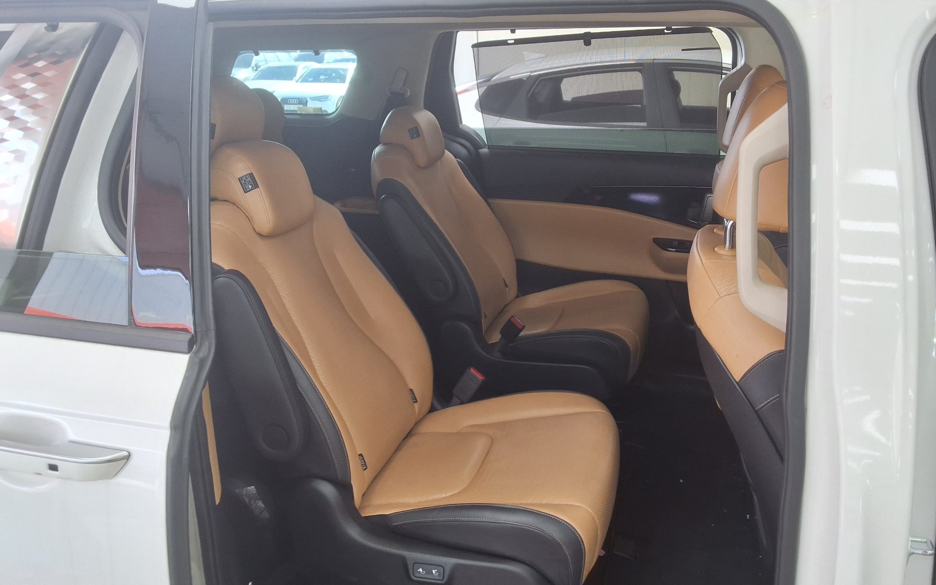 2023 - kia carnival