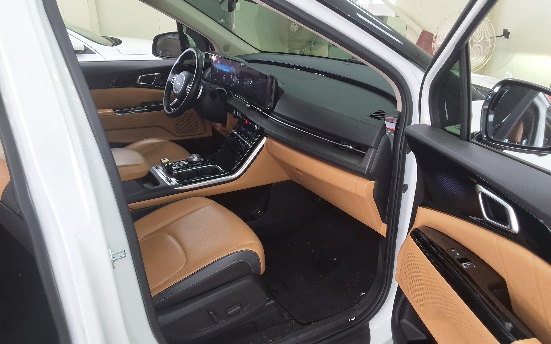 2023 - kia carnival