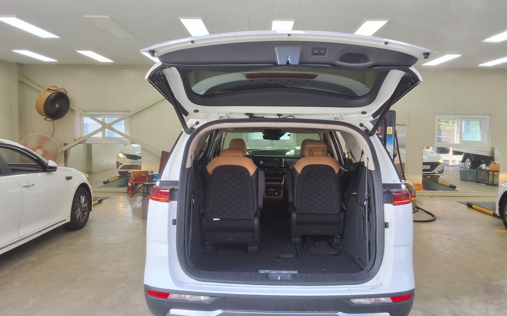 2023 - kia carnival
