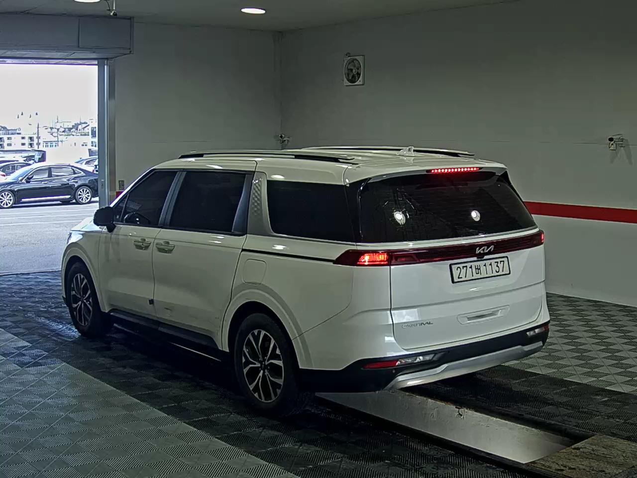 2023 - kia carnival