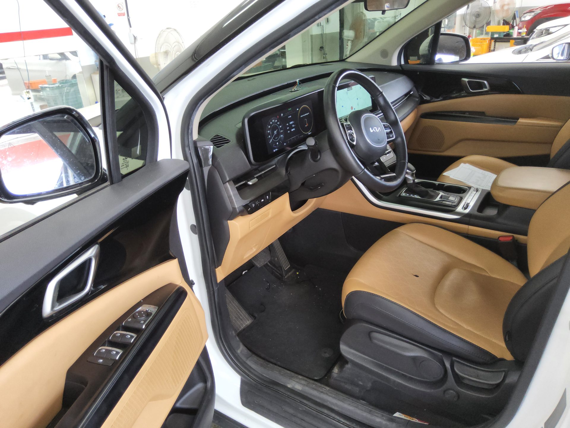 2023 - kia carnival
