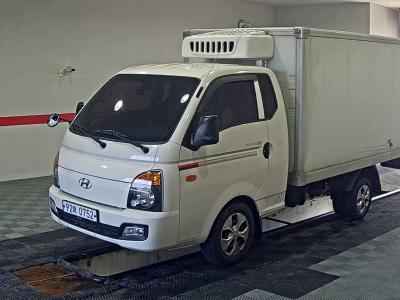 HYUNDAI PORTER II FREEZER BOX TRUCK SUPER CAB