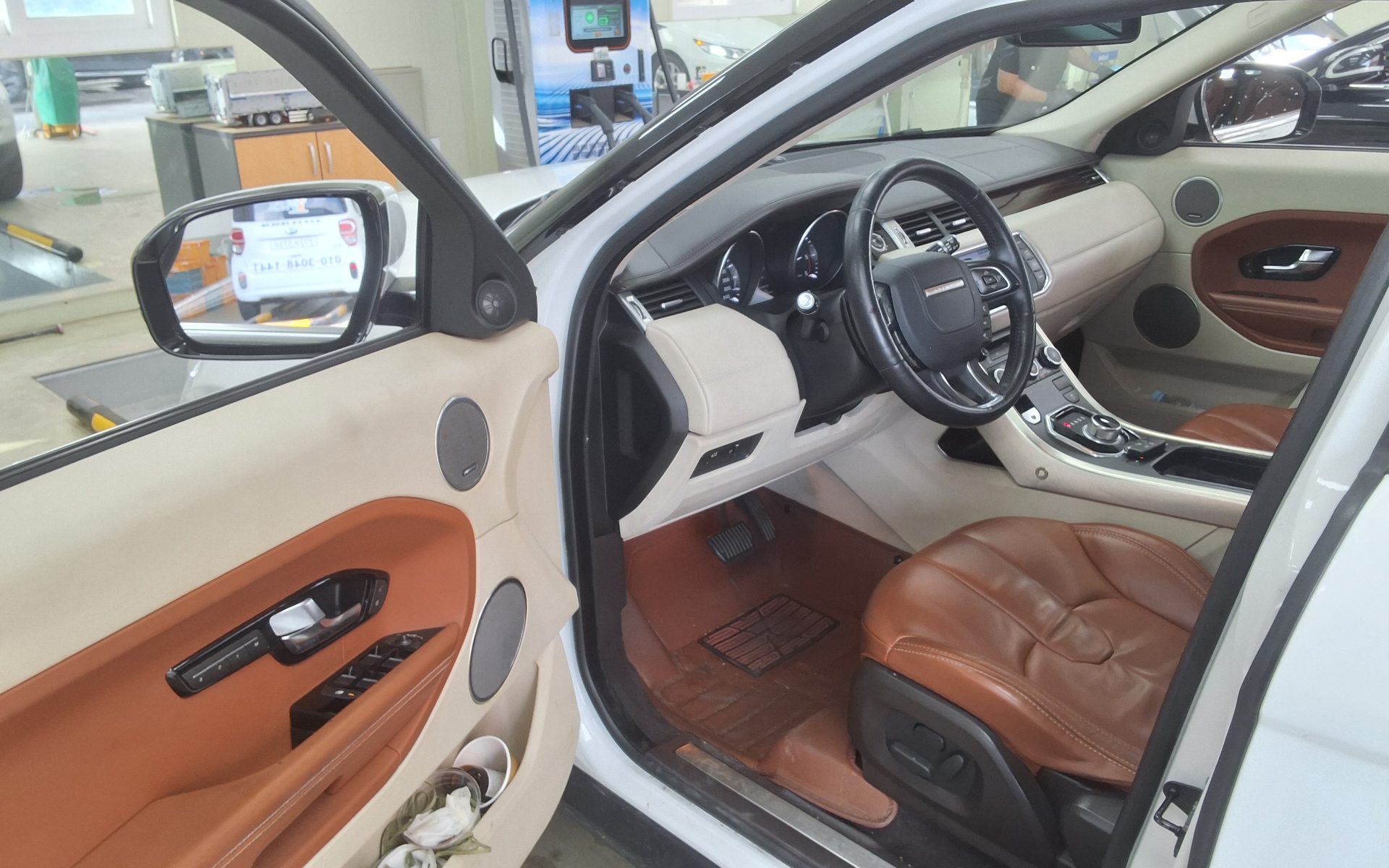 2013 - land rover range rover