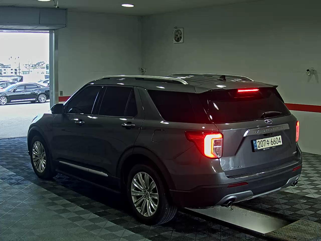 Ford Explorer 2022 — صورة 2
