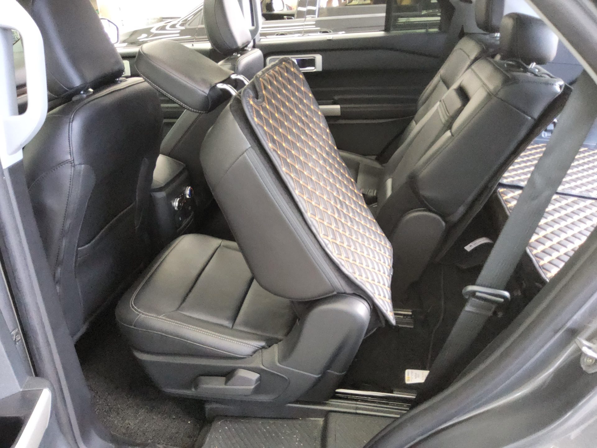 Ford Explorer 2022 — صورة 5