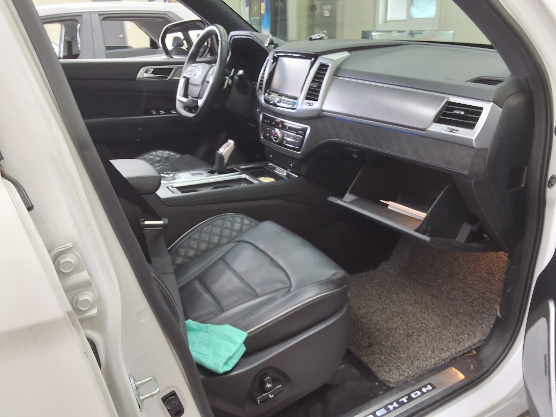 سانج يونج Rexton 2023 — صورة 8