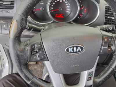 كيا سورينتو R ديزل 2.2 دفع رباعي Tlx بريميوم Model 2011 بريميوم