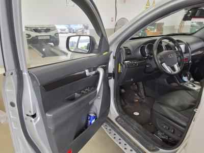 كيا سورينتو R ديزل 2.2 دفع رباعي Tlx بريميوم Model 2011 بريميوم