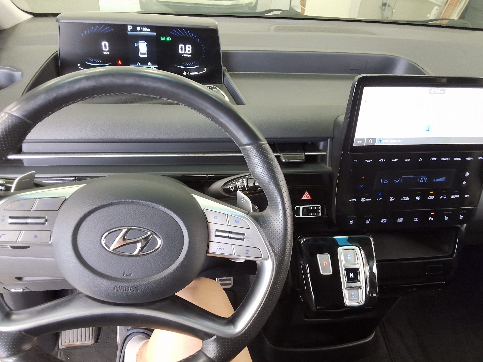 2022 - hyundai staria