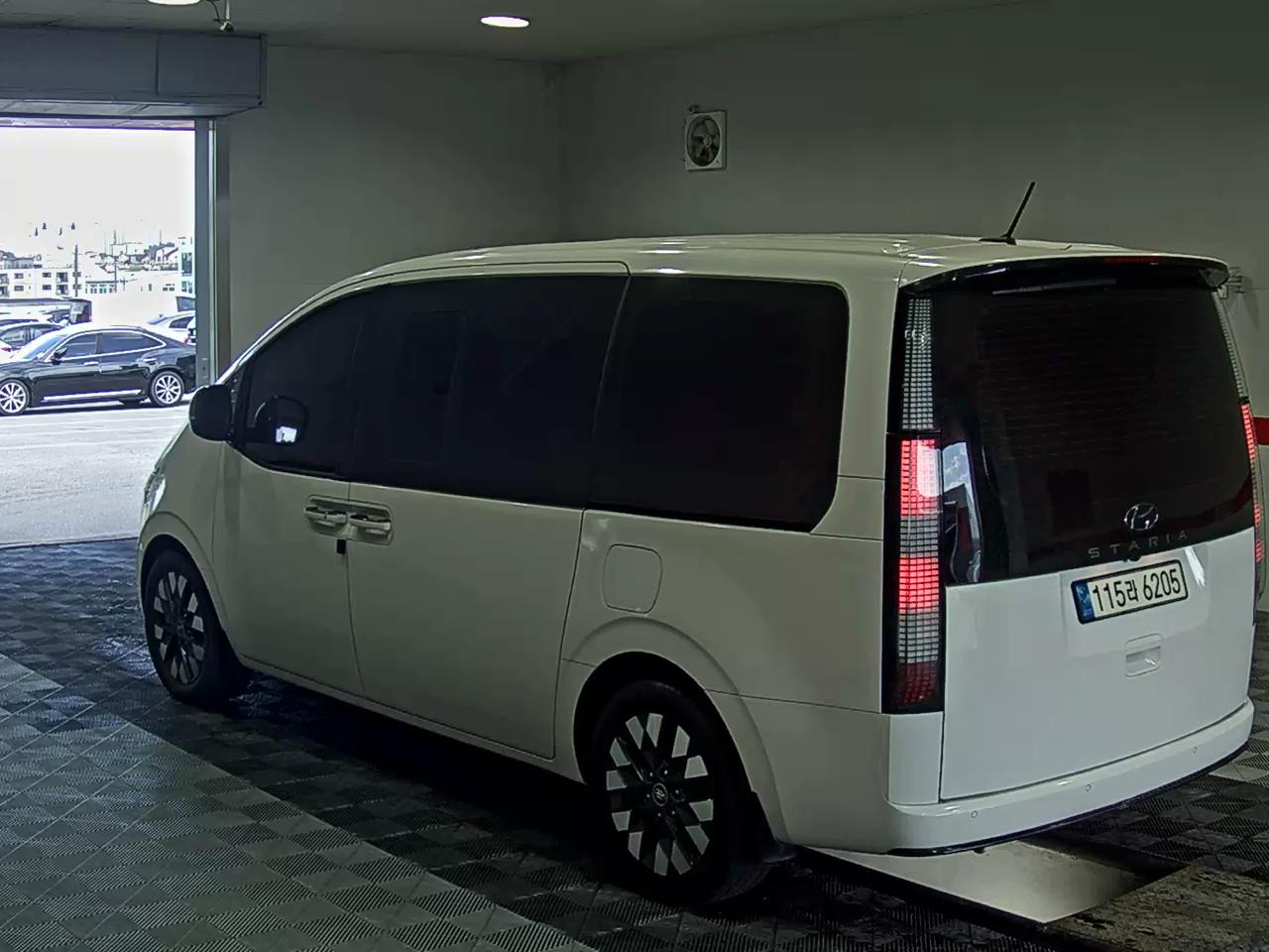 2022 - hyundai staria